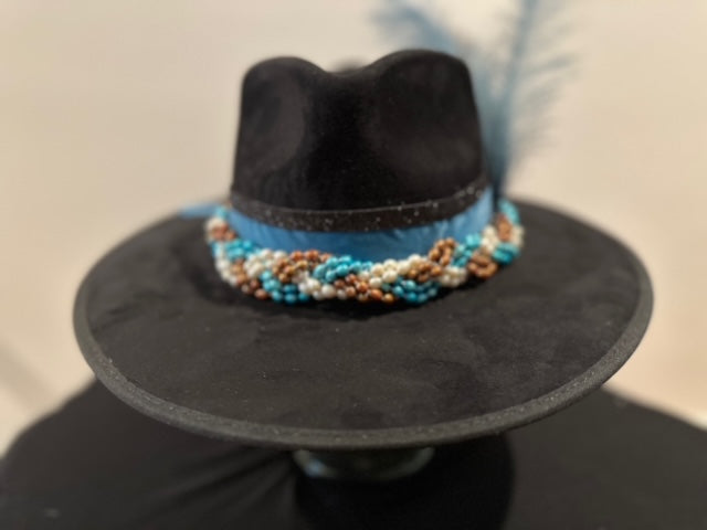 Beaded Bradi ........................28