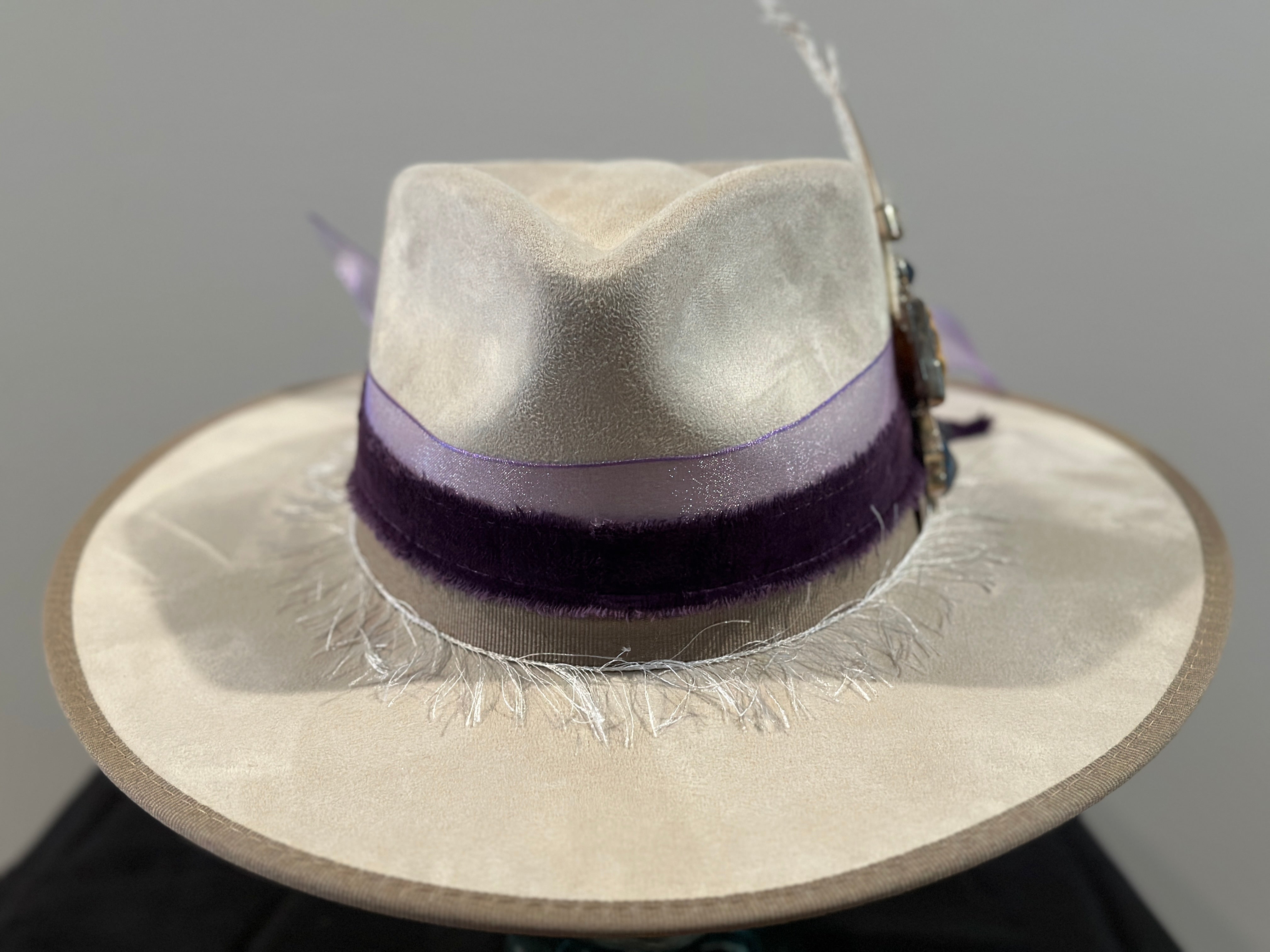 Hoppin Harriett ..........................12