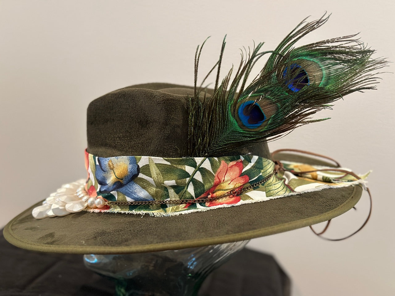 Tropical Oliver . ................(FWBF 13)